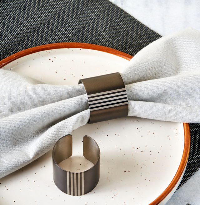 Decoline - Gun Metal Napkin Rings