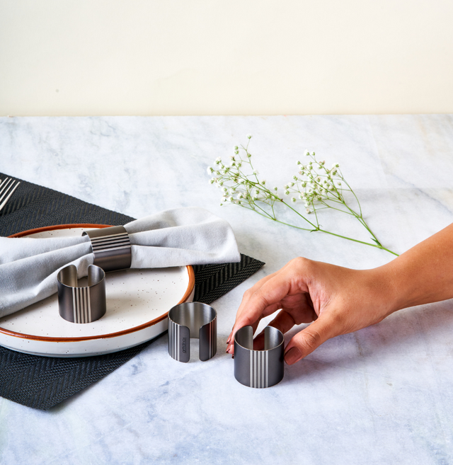 Decoline - Gun Metal Napkin Rings