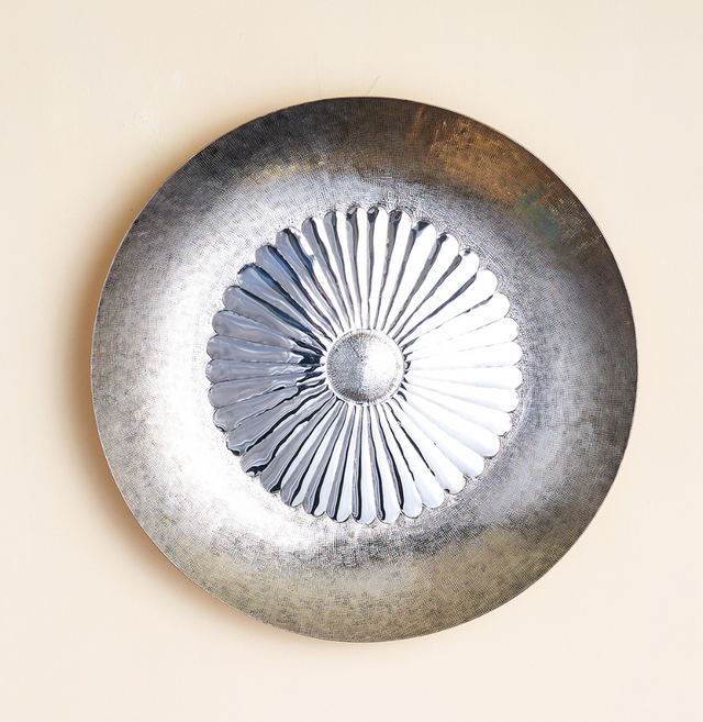 Flower Platter with Hammer Decorative