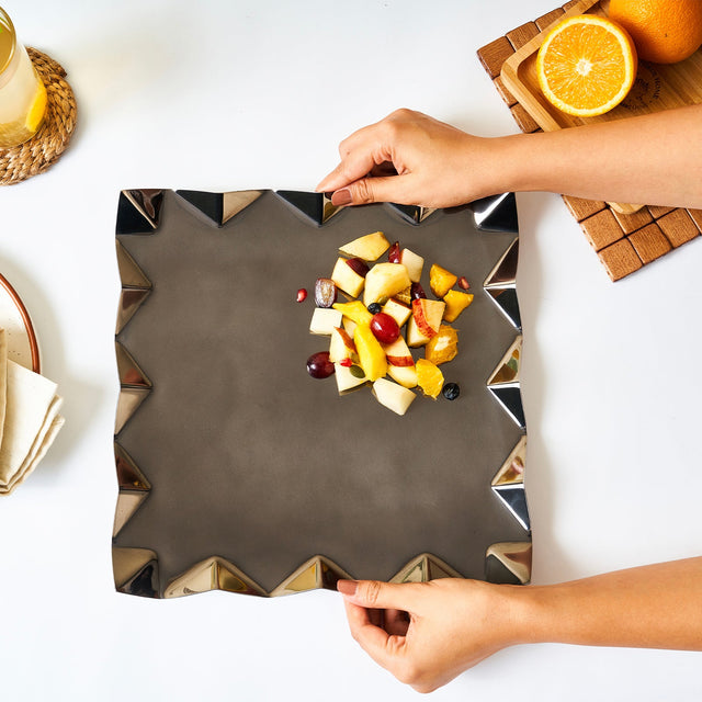 Criss Cross Platter With PU | Medium