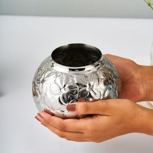 Leaf Vase Large – Elegant Stainless Steel Home Decor