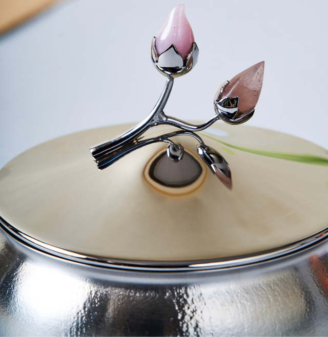 Rose Quartz Designer Bowl with Lid – Small & Elegant