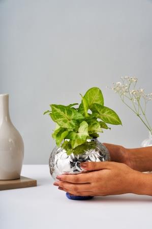 Leaf Vase Large – Elegant Stainless Steel Home Decor