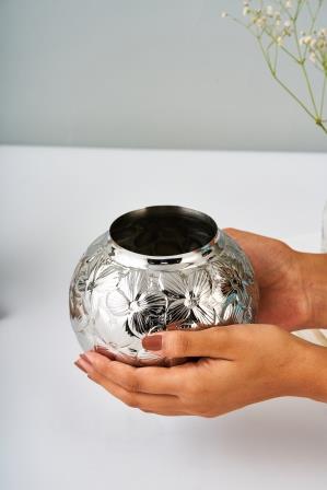 Leaf Vase Large – Elegant Stainless Steel Home Decor